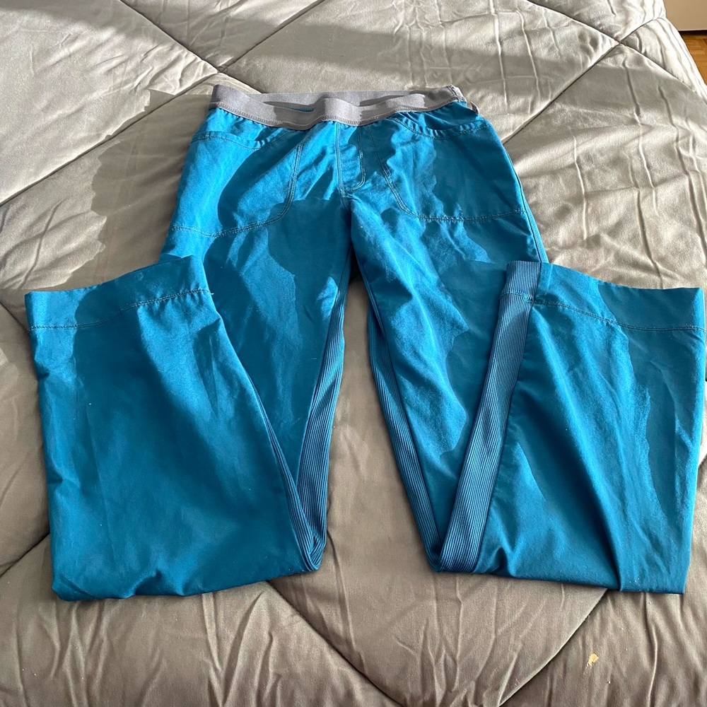 🩺 Turquoise Cherokee Scrub Set 🩺 - Picture 2 of 5